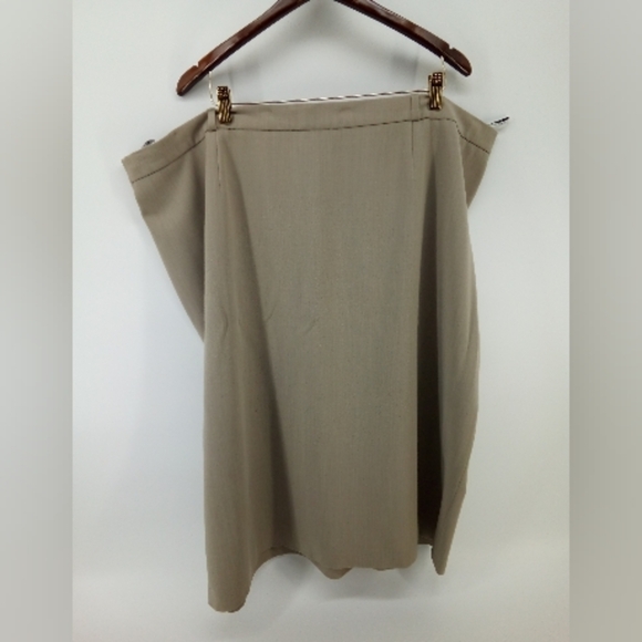 Selection de Givenchy Shearing Wool Tan Plus Size 24W Suit Jacket Skirt Vented - Picture 8 of 16